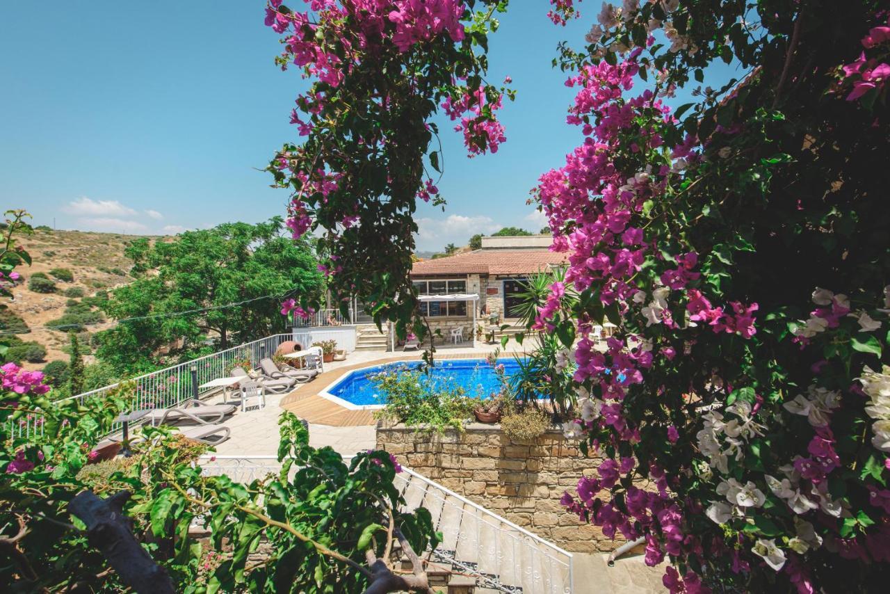 Cyprus Villages - Bed & Breakfast - With Access To Pool And Stunning View Tochni Exterior foto