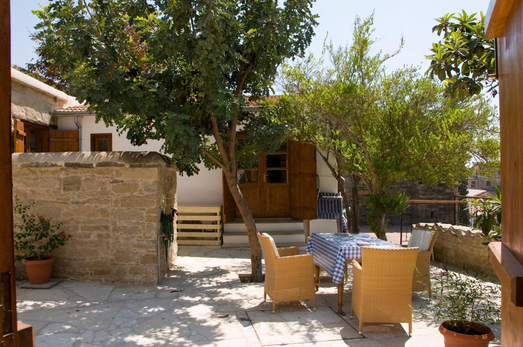 Cyprus Villages Hotel & Restaurant - Central Location - Bed & Breakfast - With Access To Pool And Stunning Views Tochni Exterior foto